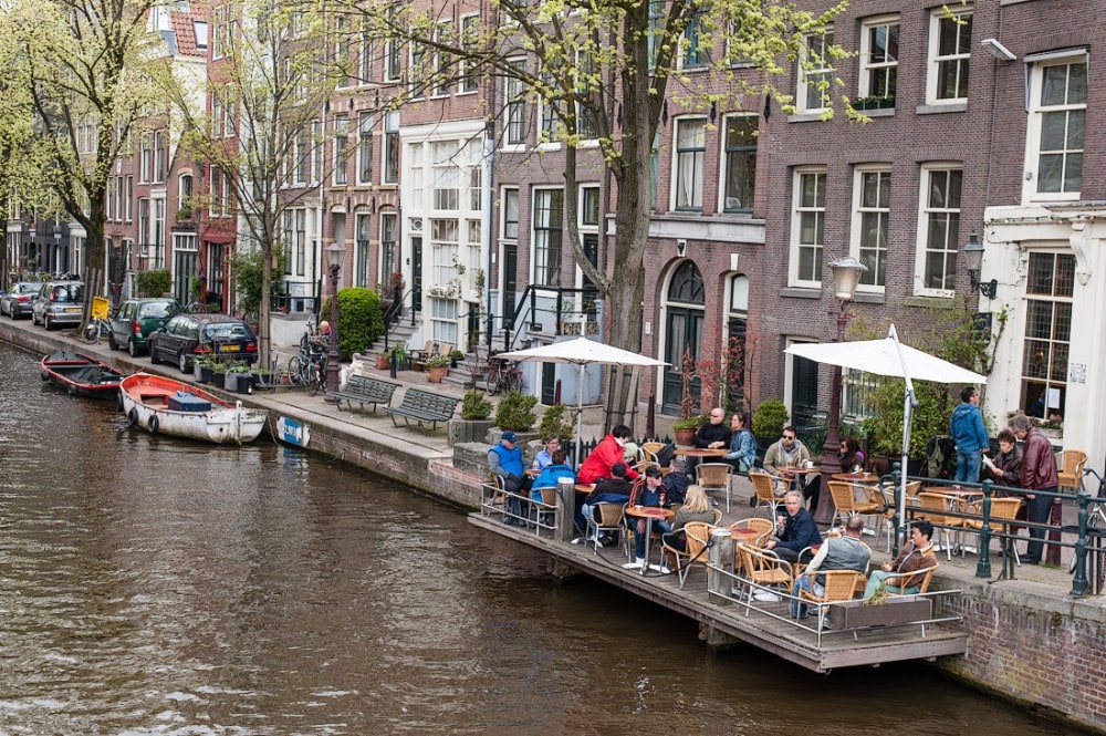 阿姆斯特丹运河上的斯堪的纳维亚设计之家
