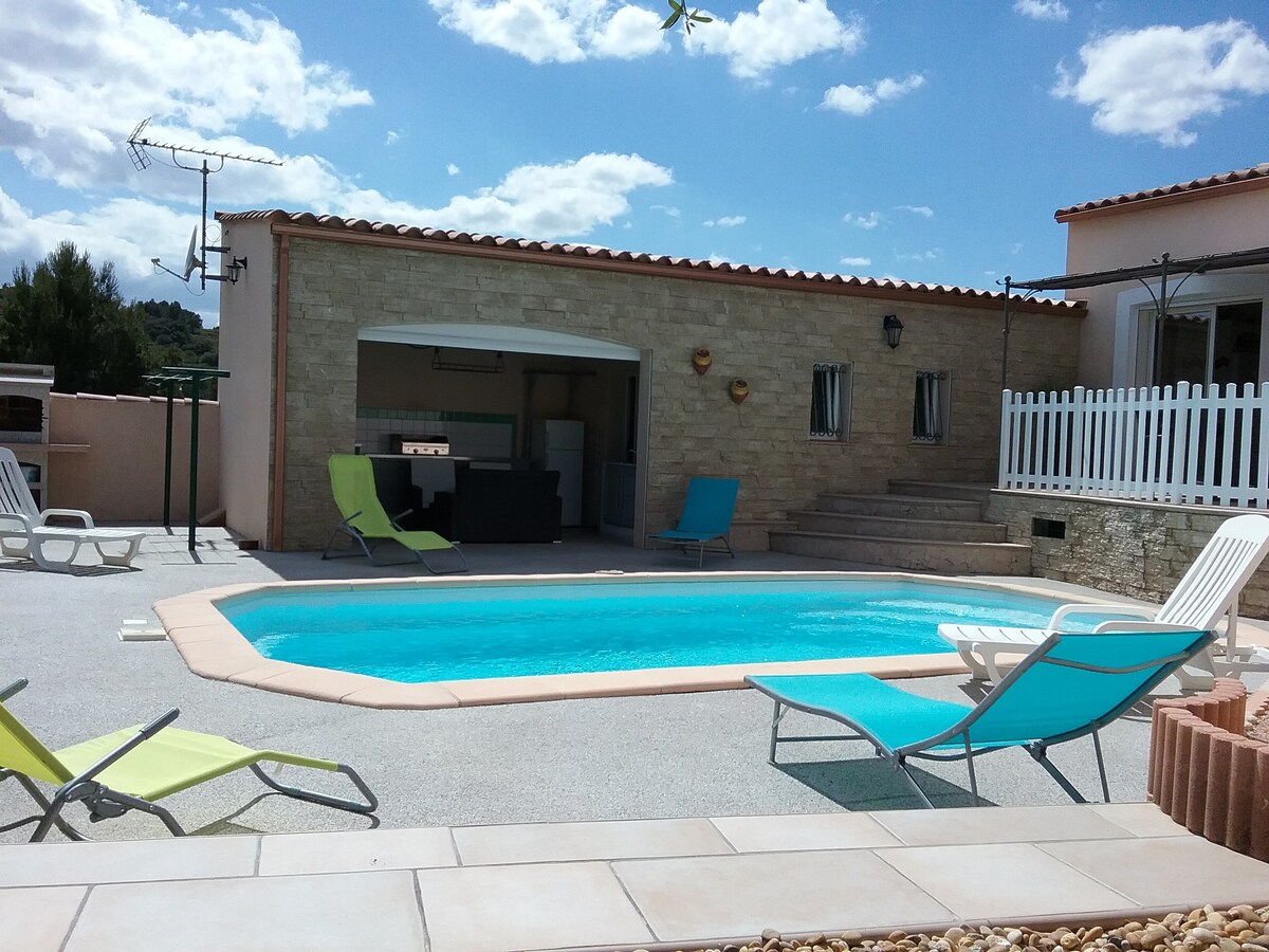 Villa climatisée 135m2 avec piscine  privée , wifi