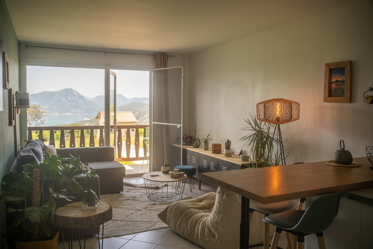 Appartement avec vue sur le lac de Serre-Ponçon