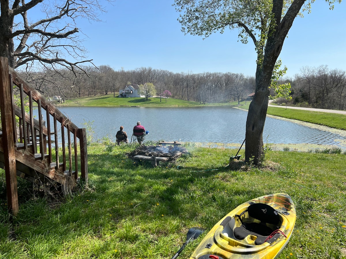 Nature Lover Paradise Lakehouse