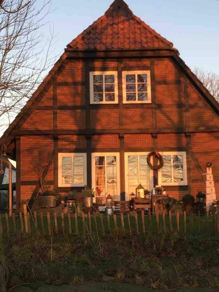 Ferienhaus "Fjordblick"半木屋an der Schlei