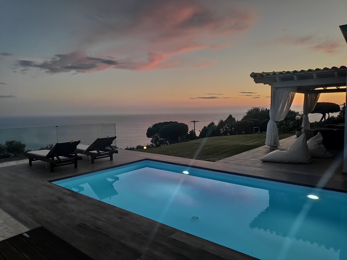 瓦迪亚别墅（ Villa Vardia-Amazing ）海景，设有恒温游泳池