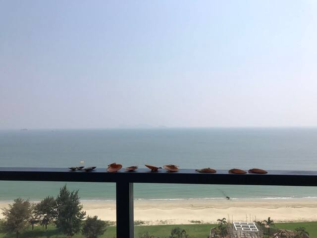 浪漫.万科双月湾一线海景房(惠州惠东县两房一厅酒店式公寓)