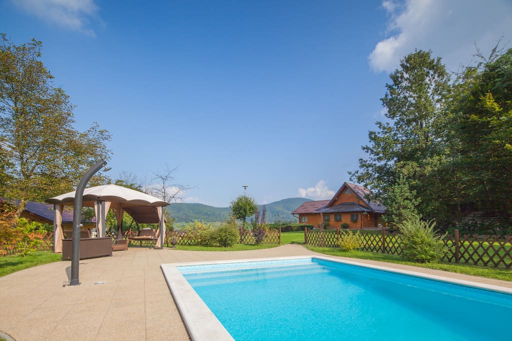 luxurious villa jelenic by bertovic w squash court - ogulin的别