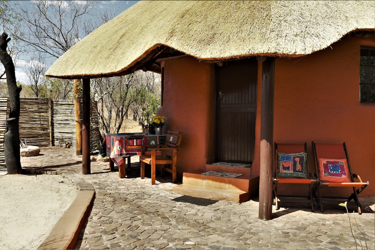 iKhaya LamaDube Game Lodge - Rondavel