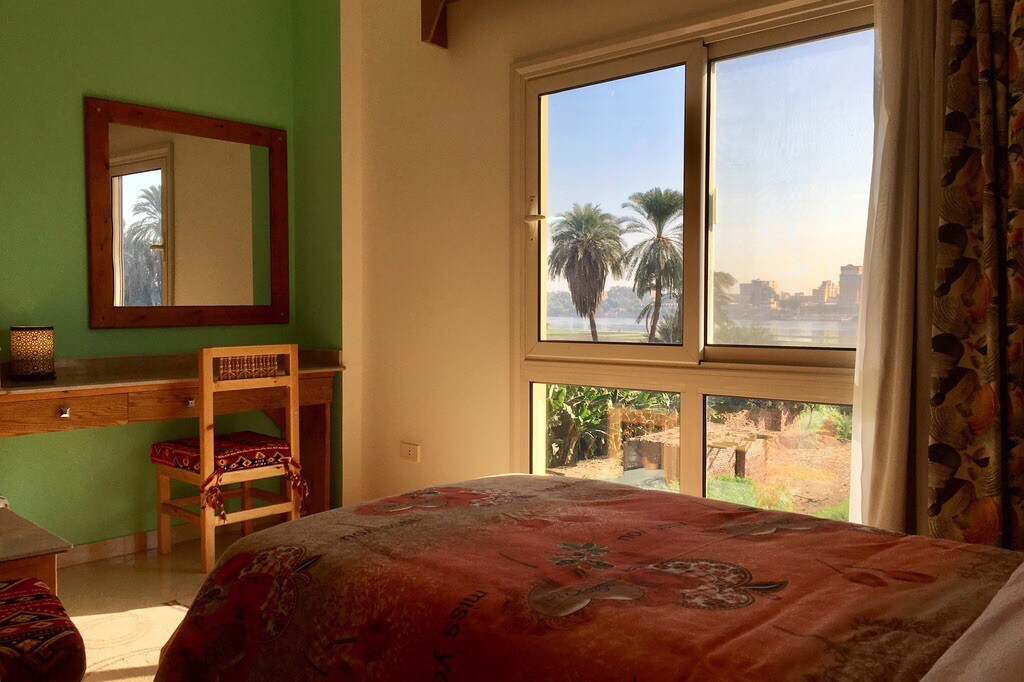 带游泳池和尼罗河景观的豪华双床客房