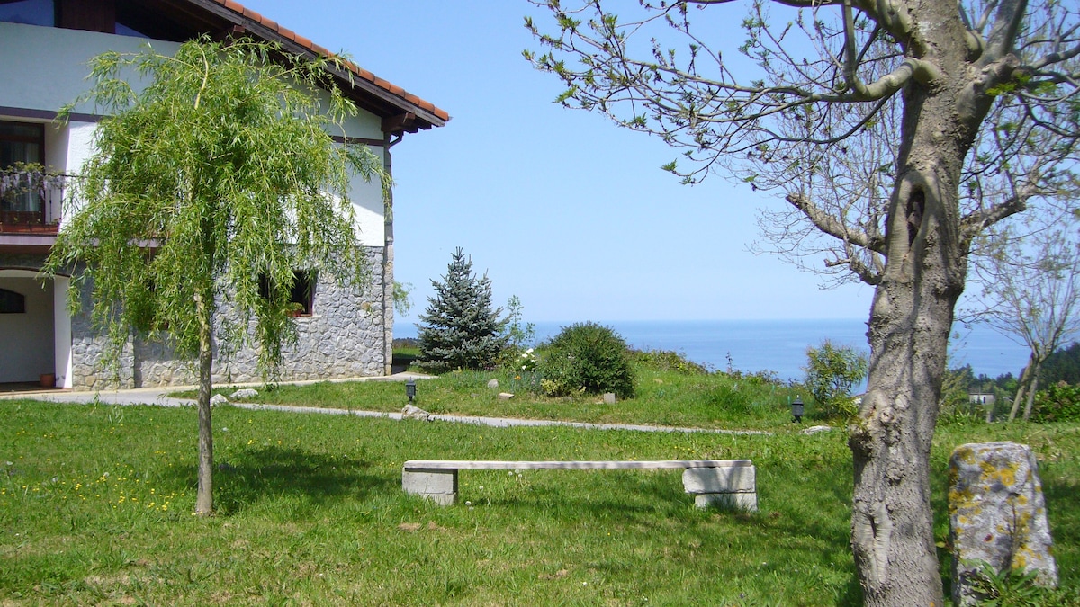 MOTE cottage. Wifi. Views of the sea.   ESS 00597