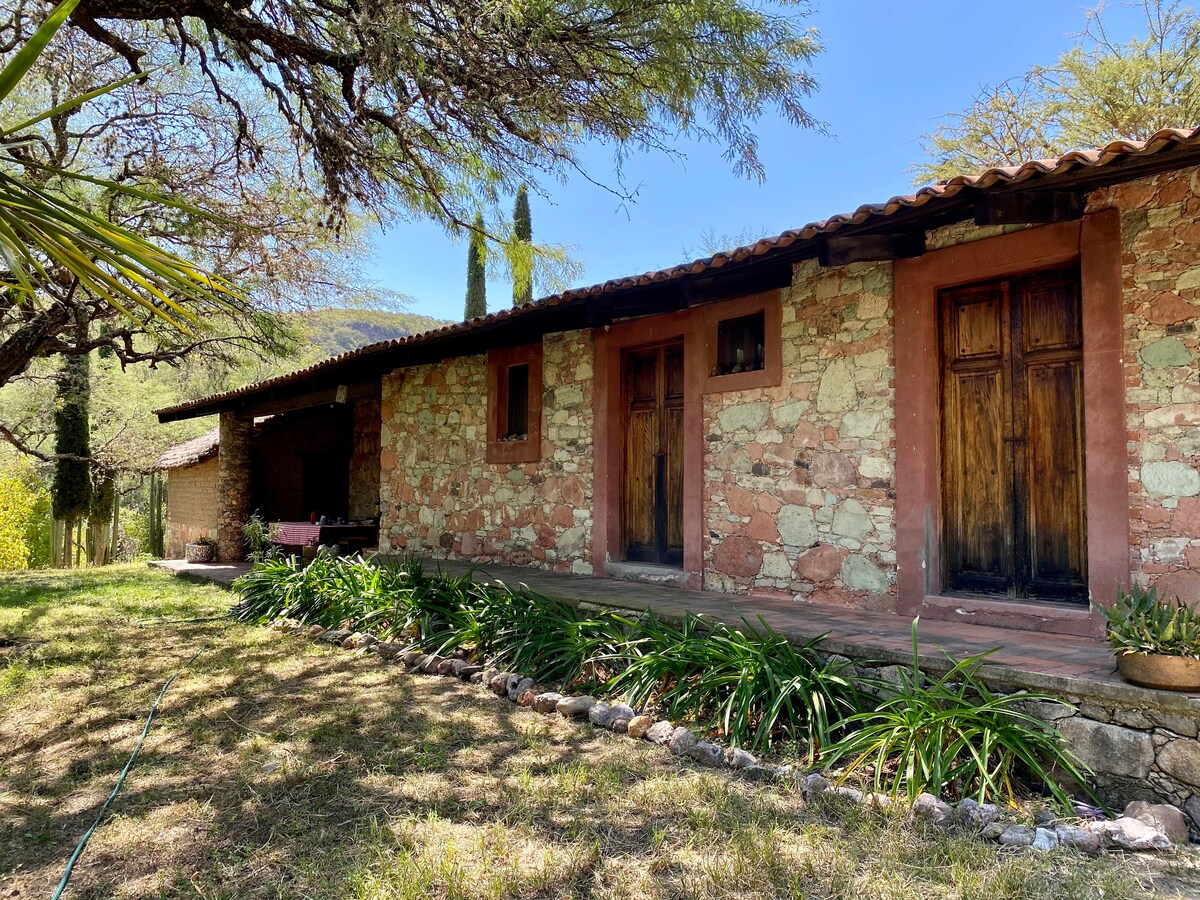 Cañada de la Virgen, Casa Escuela.