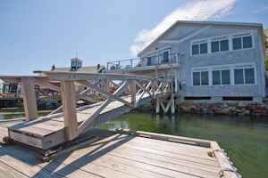 Boothbay Harbor Water 's Edge上的豪华公寓