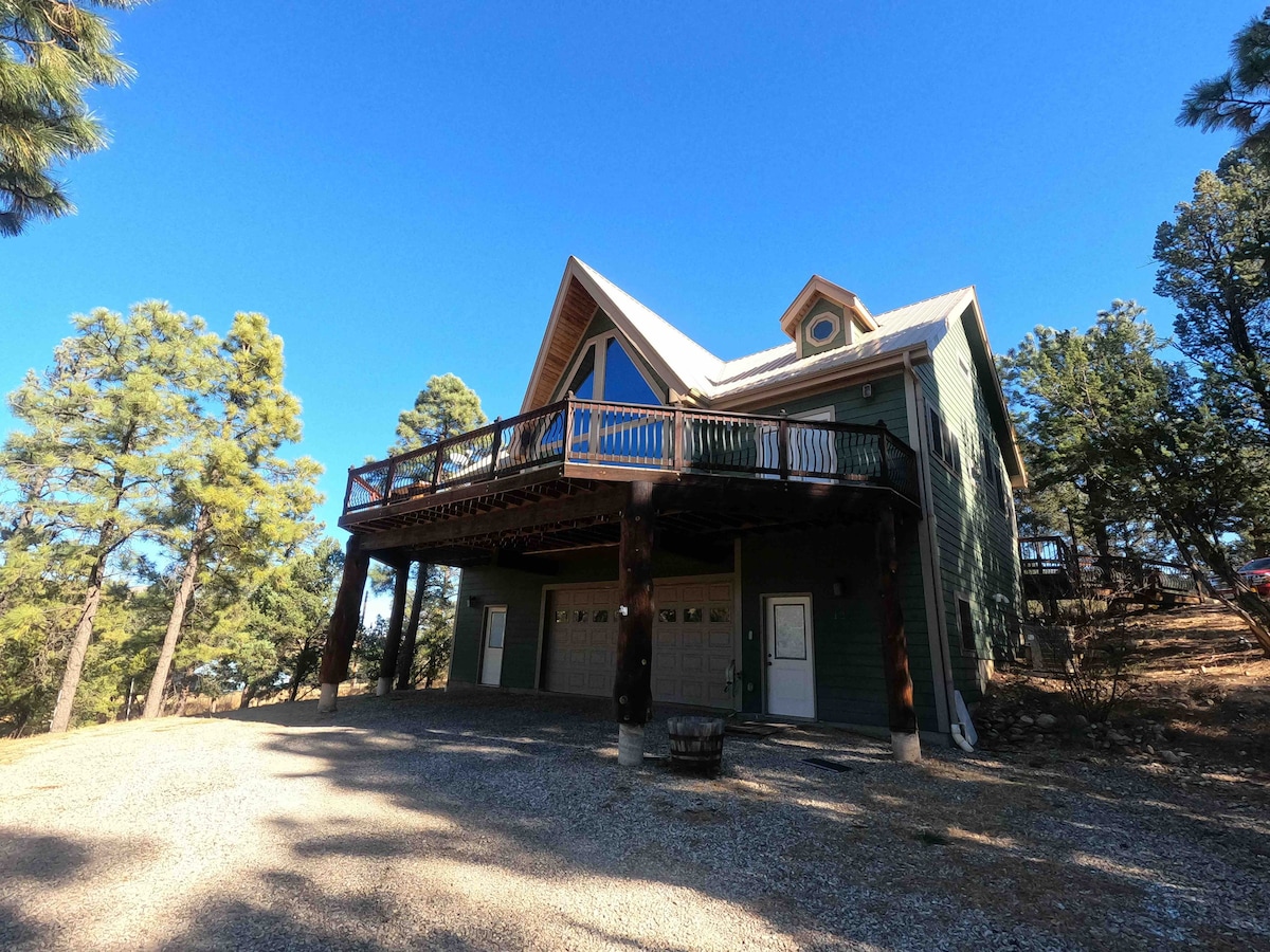 Hilltop House with Game room!