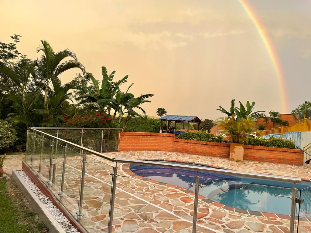 Villa Ruizseñores.  Un lugar mágico para el descanso con tu familia y amigos.  Disfruta del clima fresco de lebrija.