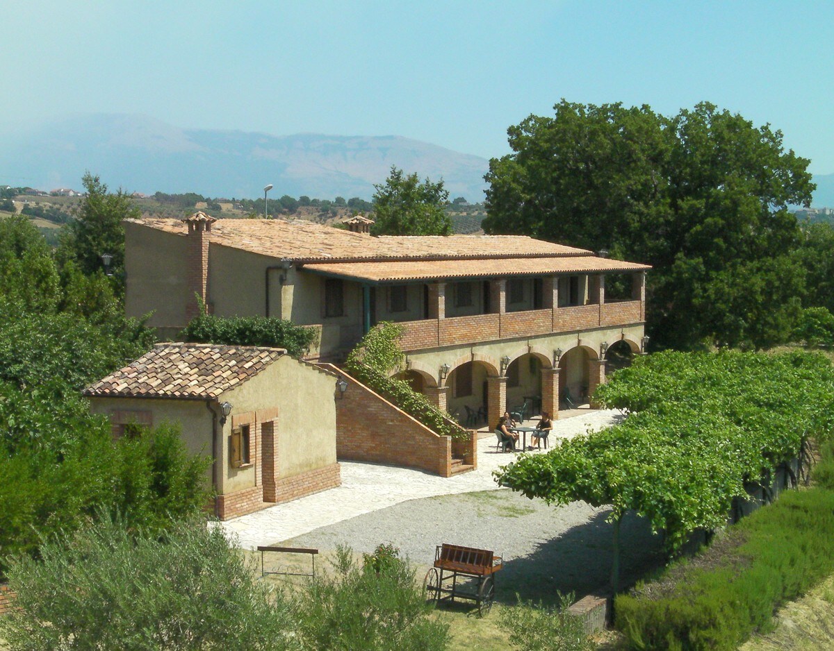 Farmhouse Le Farnie in South Italy - TRIPLA