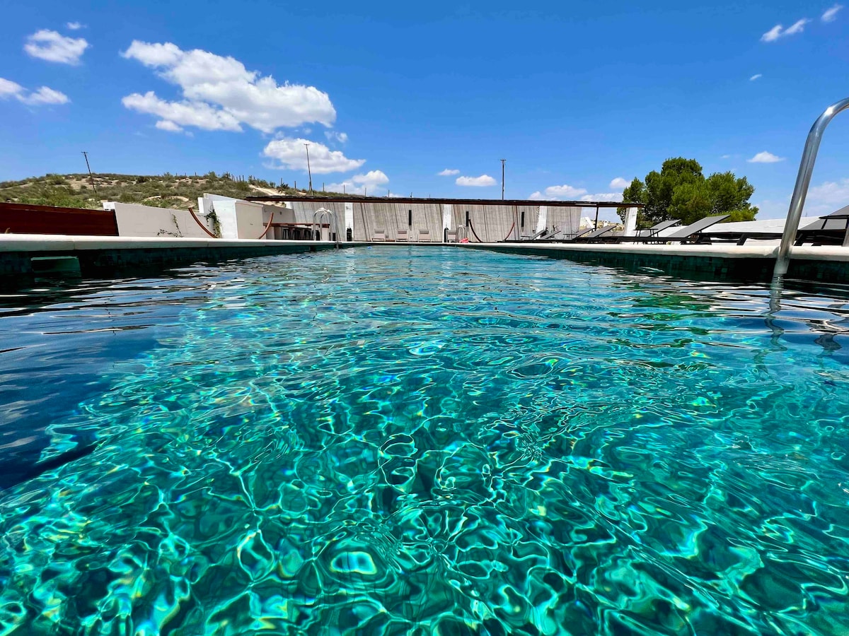 LAS DUNAS Cueva Del Granado: 2bedroom cave+jacuzzi