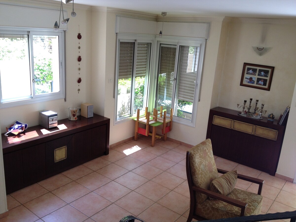 Large furnished home Malibu, Modiin