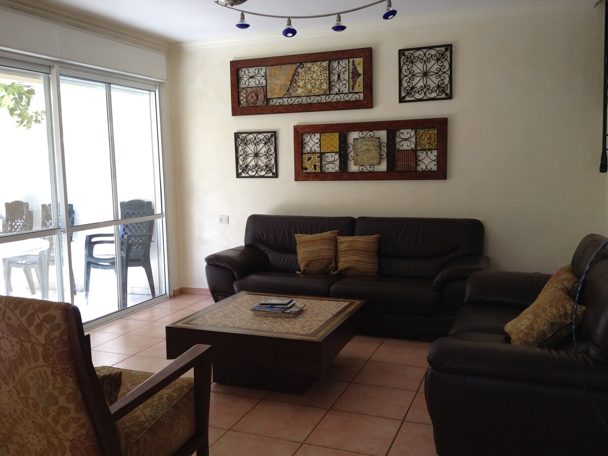 Large furnished home Malibu, Modiin