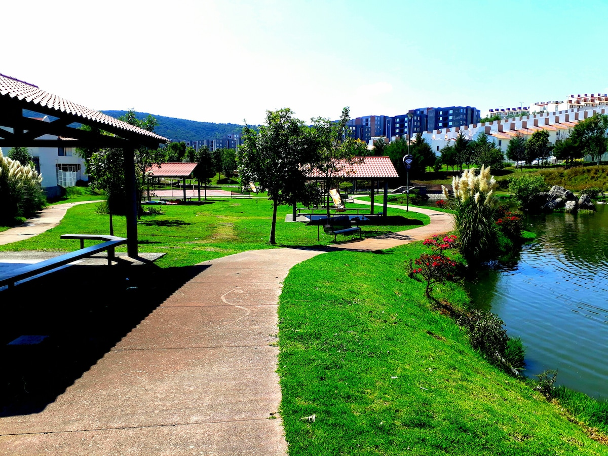 Casa Con Parque y Lago ，靠近Salud市