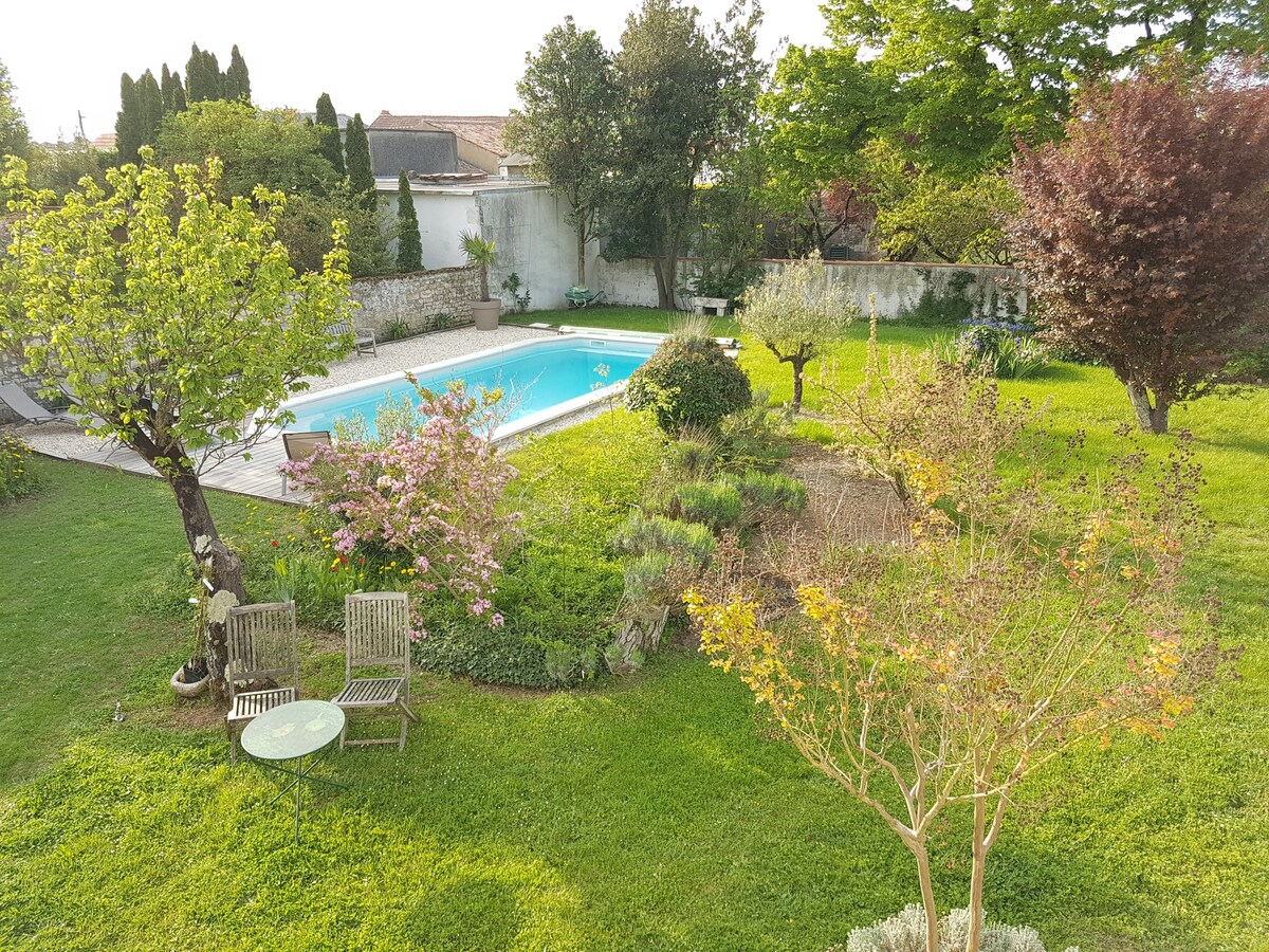 Charming House 8 pers with heated pool 40m²