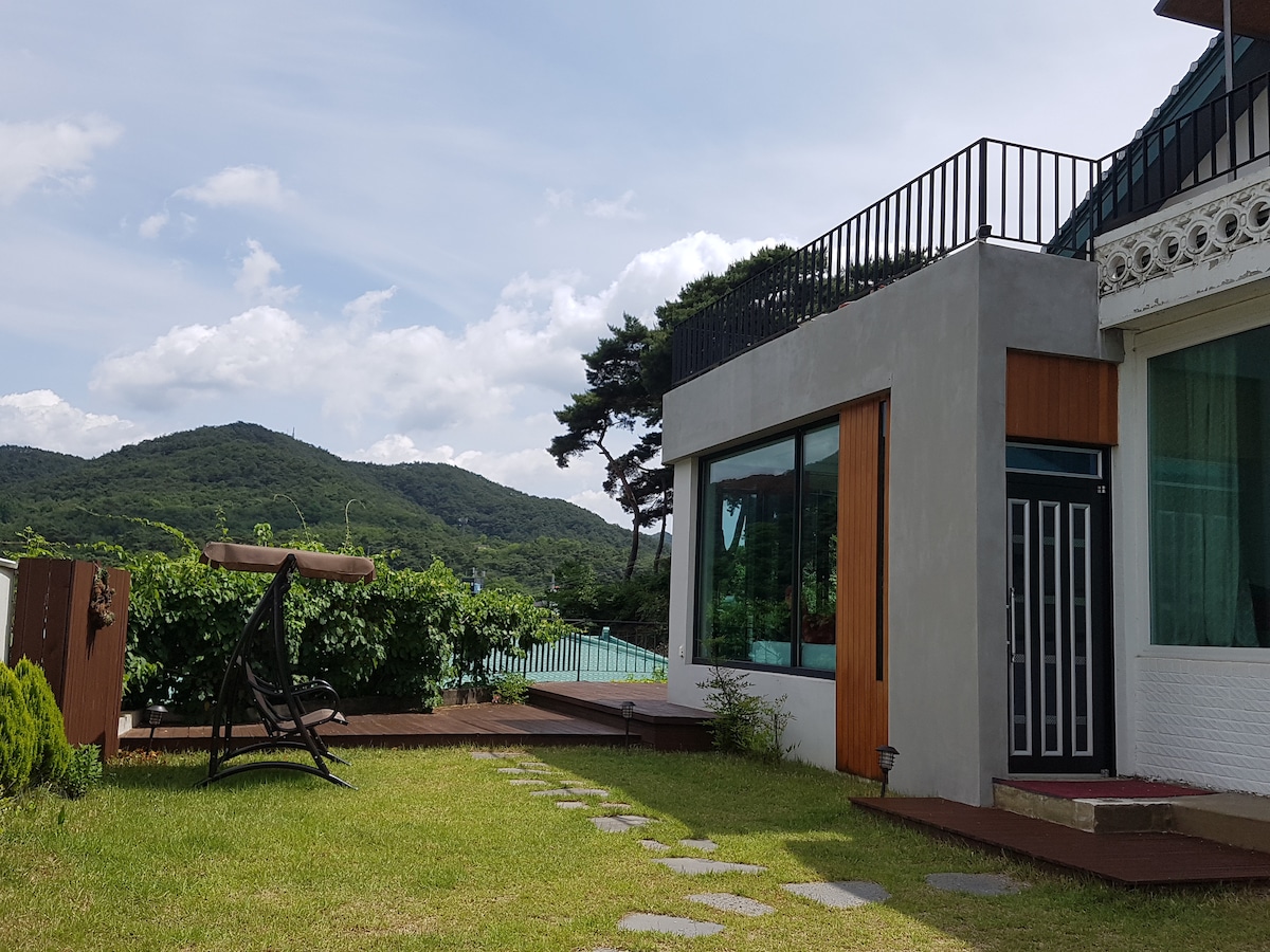 位于松尼桑的私人酒店「The Bloom House」。