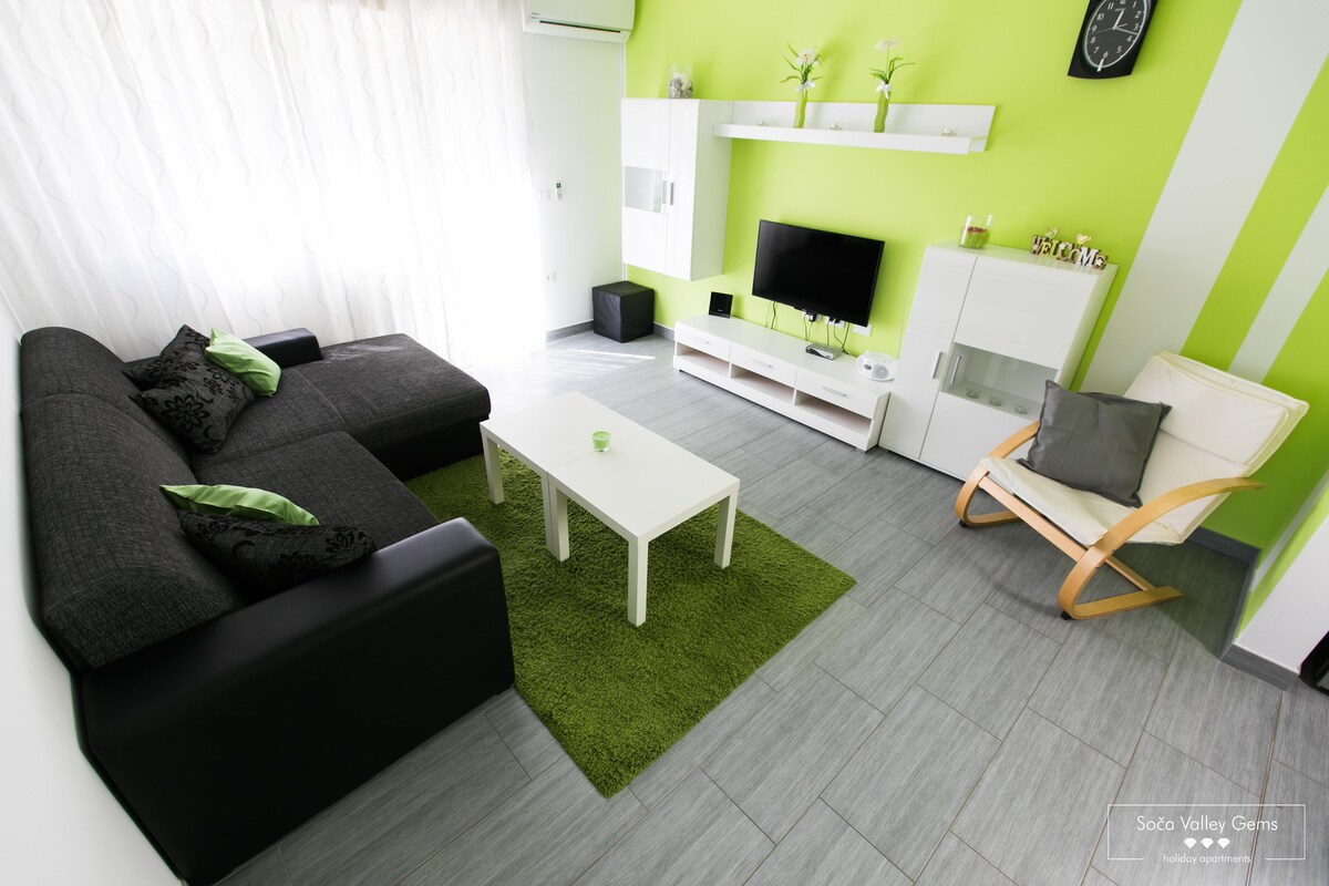 Emerald SOCA Apartment