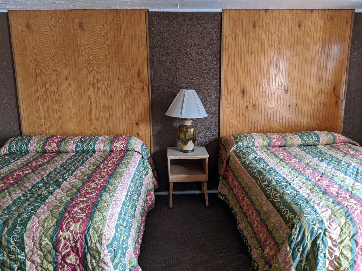 Red Cliffs Kanab房间2张标准双人床