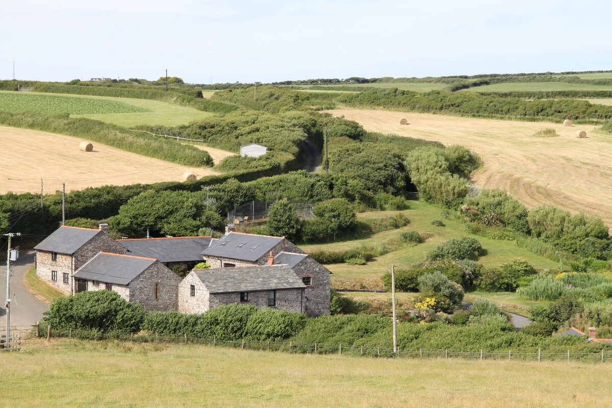 Greenway; Family coastal rural barn, Hartland