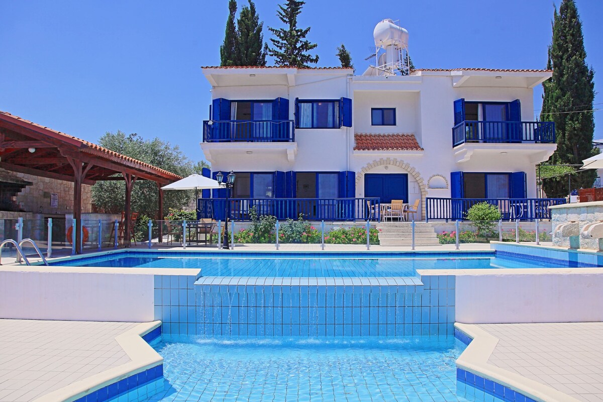 曼多拉罗莎别墅（ Villa Mandola Rosa ） ：美景和泳池