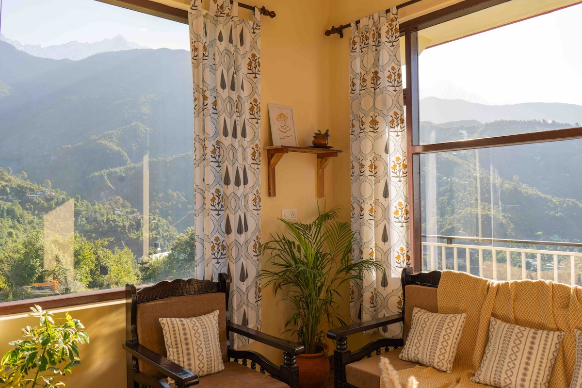 Griffon Room in Mcleodganj