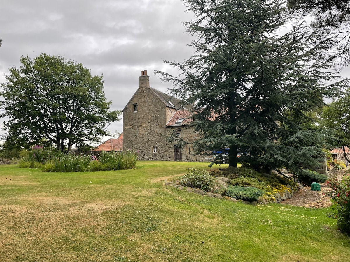 Linlithgow cottage close to Edinburgh