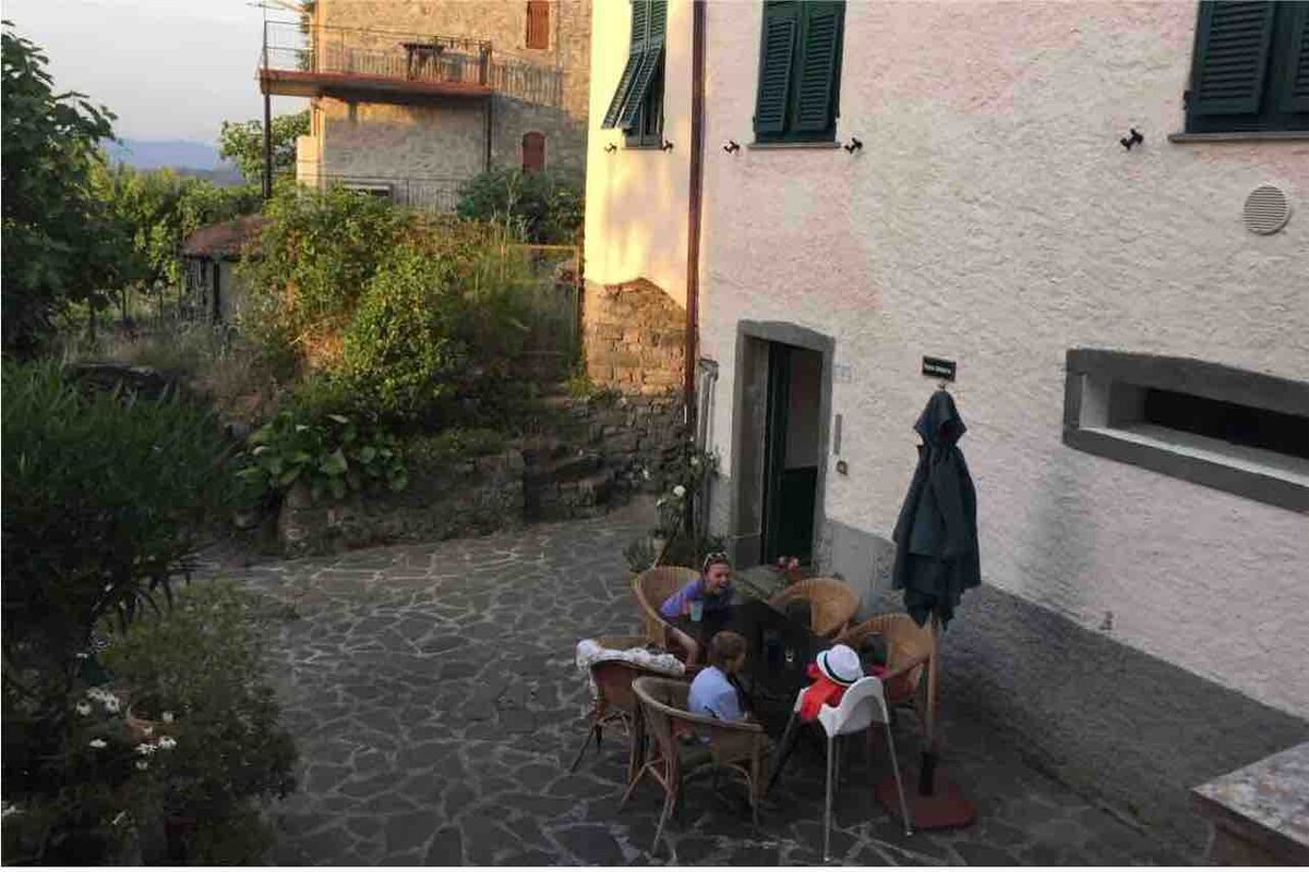 位于五渔村（ Cinque Terre ）安静山镇的利古里亚联排别墅。