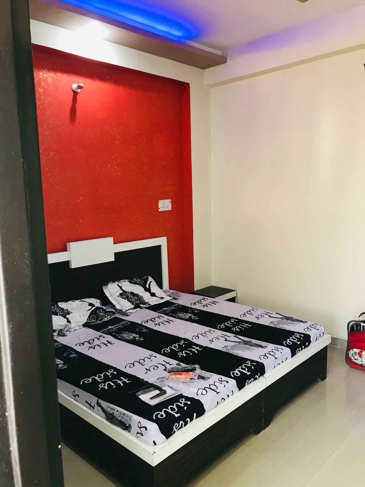 Hill View ,1-BHK, Furnished flat near Ganga River