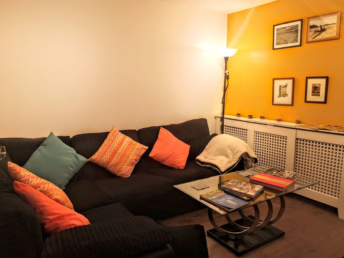 Double Room, Cheerful 3 bed House