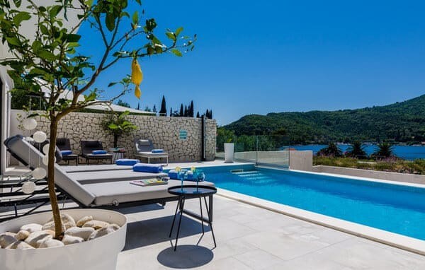 白色女士杜布罗夫尼克别墅（ Villa White Lady Dubrovnik ） -私人泳池