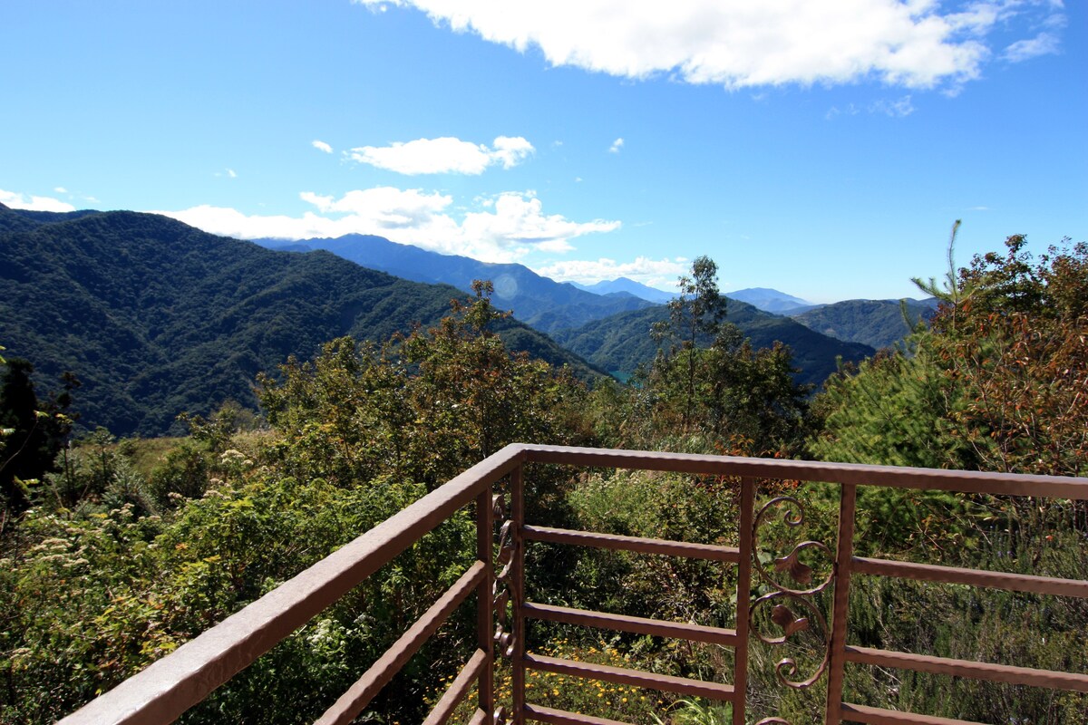 105【獨立房源有陽台、2人住宿、風景絕佳、交通便利】近公車站、青青草原、小瑞士花園、步道