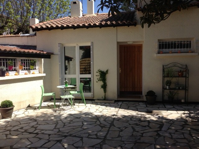 Large bedroom in Nimes Carémeau