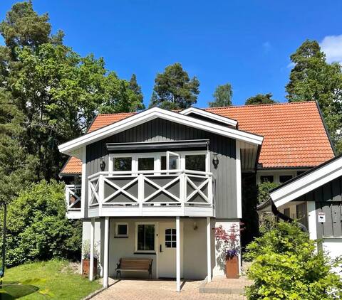 Stor och fin villa med närhet till kommunikationer