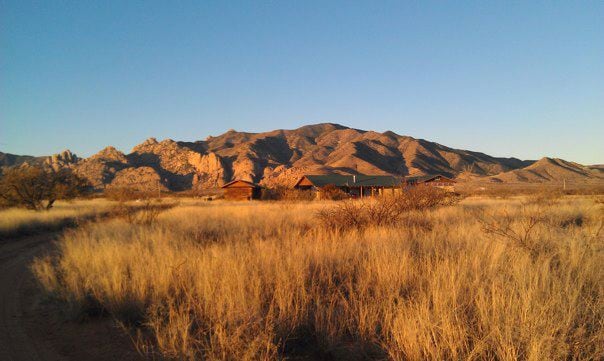 Cochise Stronghold草地Bale Home