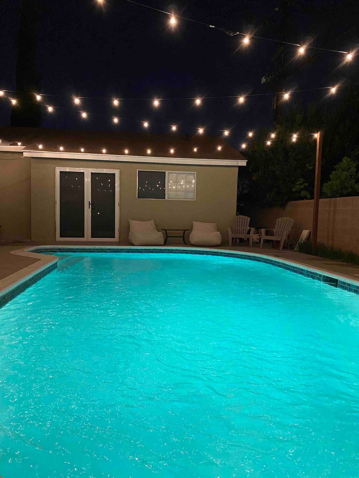 Pool Suite- 15 min from downtown Long Beach