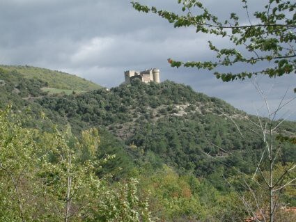 塞文内斯（ Cévennes ） ，位于洛泽尔山（ Mt Lozère ）脚下