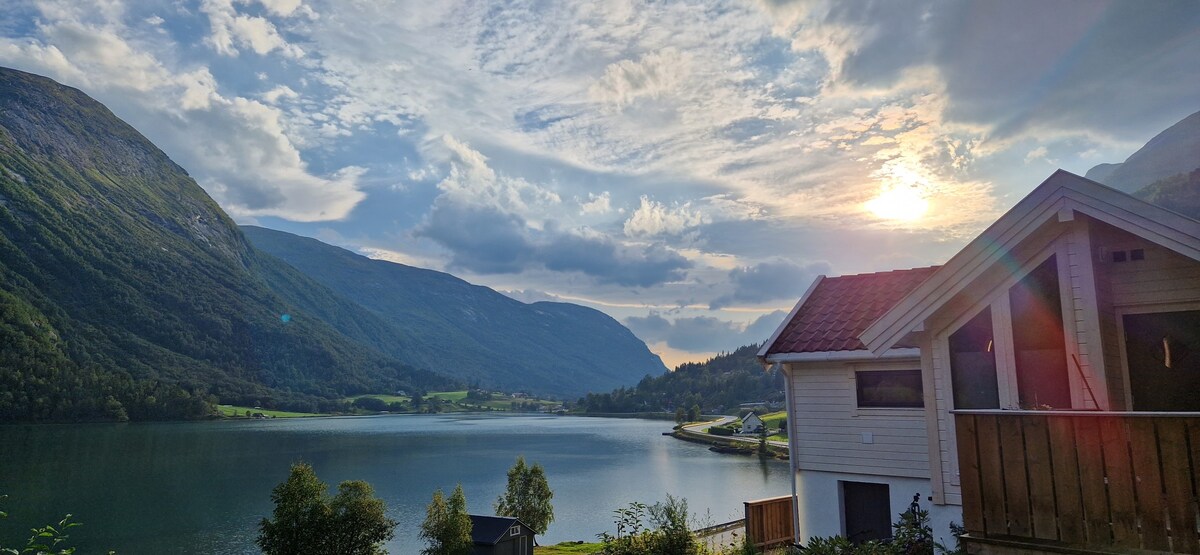 Family house - 1 HOUR drive to Geiranger