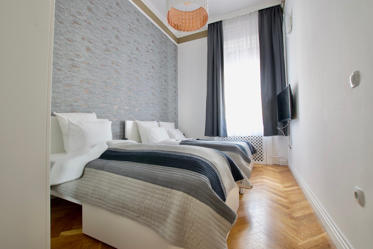 Premium Apartment by Hi5-Vaci str. 3 bedroom (218)