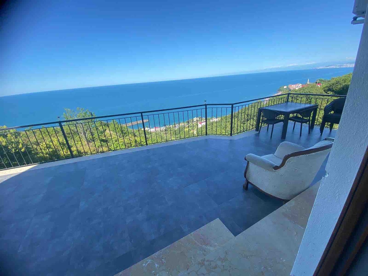Luxury 6 bedroom villa with amazing sea view