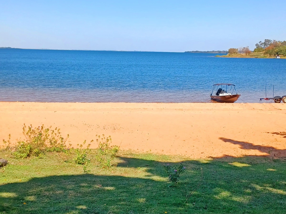 Rancho Flor do Lago 
巴拉那河正前方