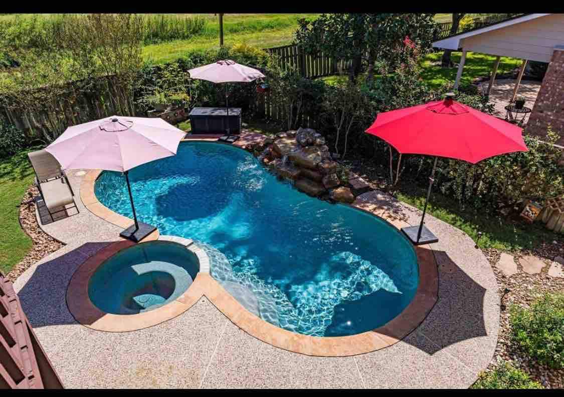 Very cozy new home bbq pool for 10 The Woodlands