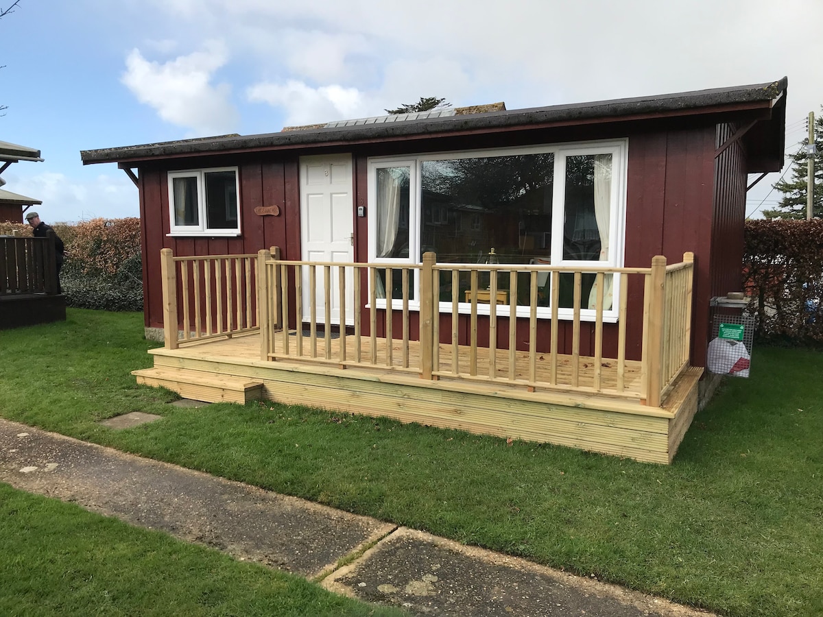 The Shack Number 8   2 Bedroom Wooden log cabin