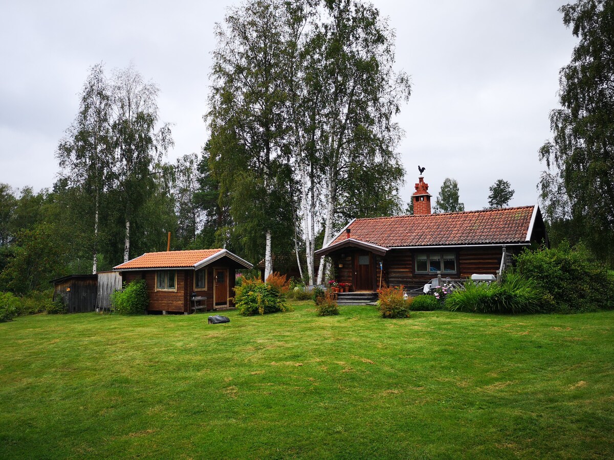 位于Vattnäs的真实舒适小木屋