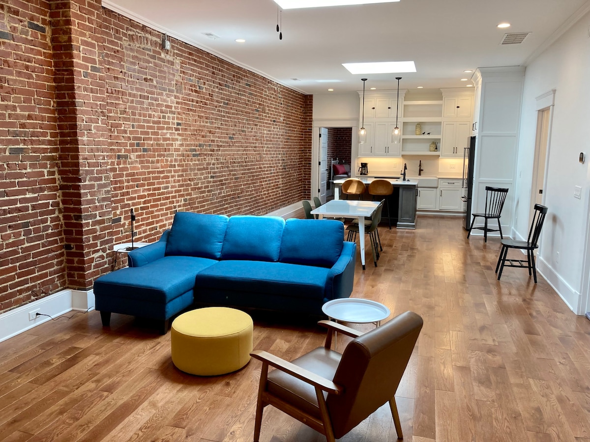 Monthly Rental: Downtown Corydon Historic Loft