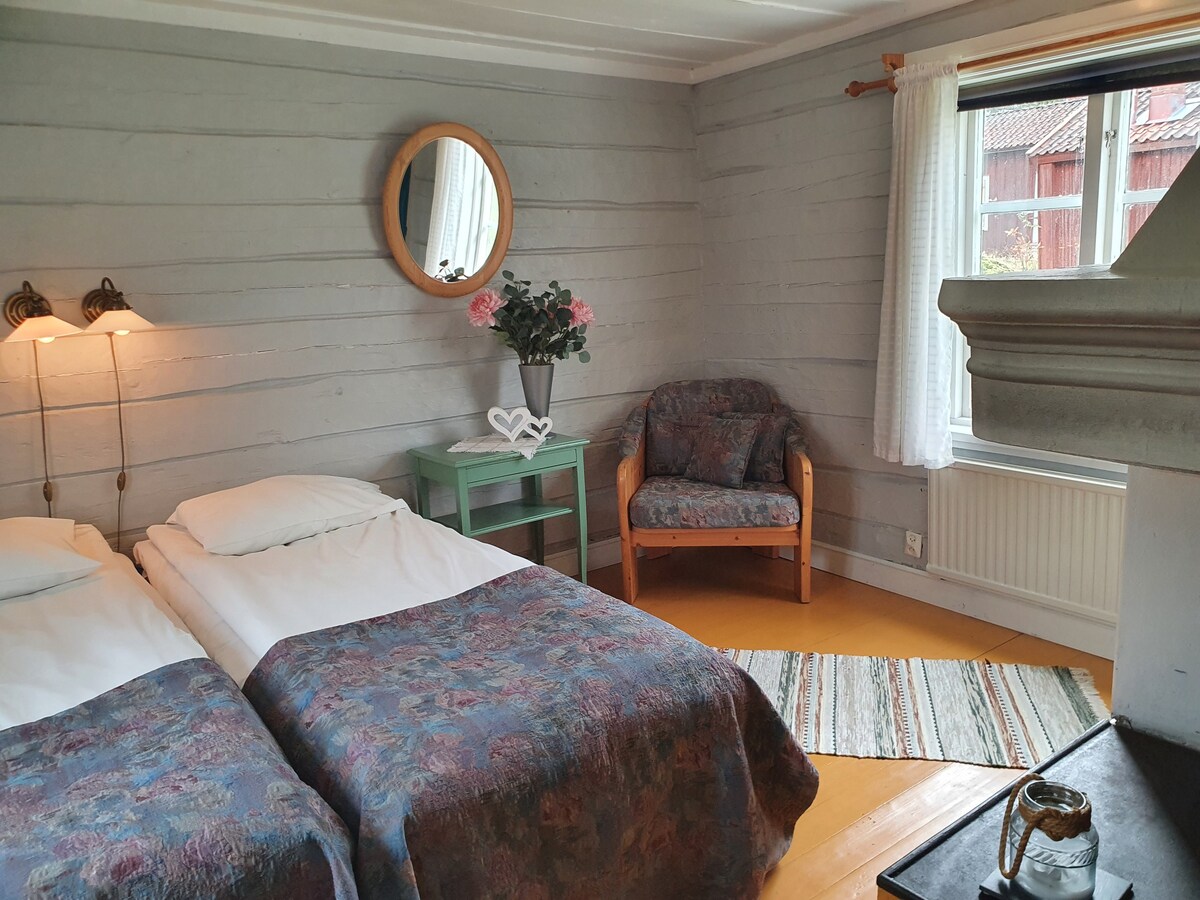 入住Lövånger Kyrkstad的独特房源- 2张床的小木屋