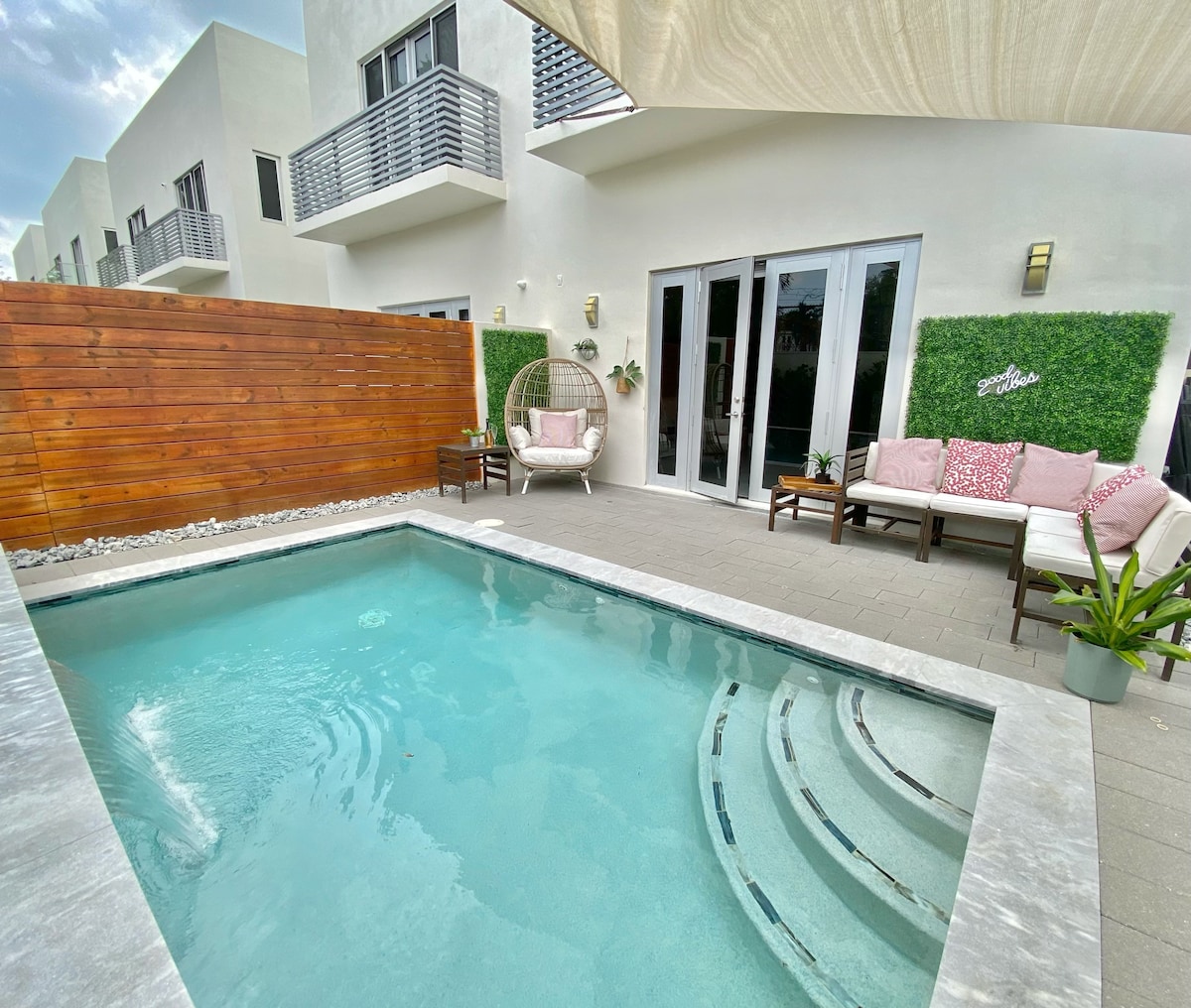 Coconut Grove Casita w/ Private plunge Pool, Gated