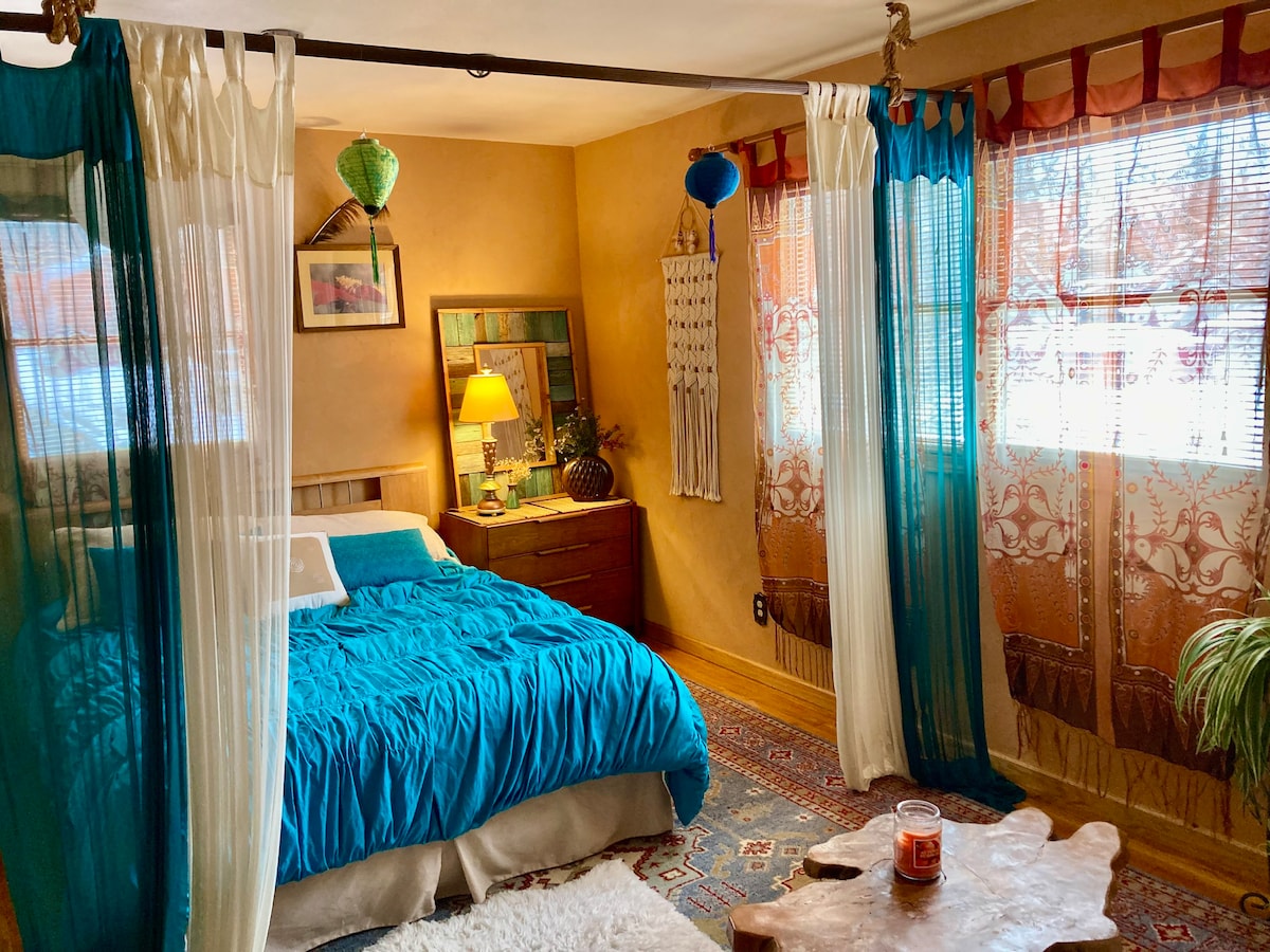 Colorful & Cozy Bedroom