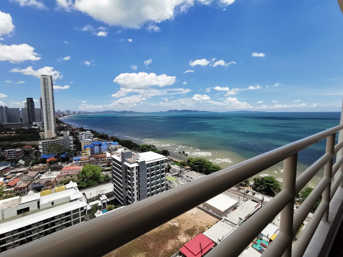 芭堤雅超一线无遮挡海景21楼大一室公寓,公交车线路来往市区,拥有市最大的小区泳池